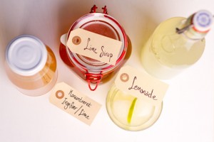 lemonade, limesirup og ingefær-limesaft